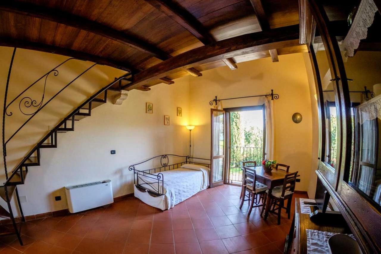 Agriturismo Poggio Corbello La Pesta Exterior photo